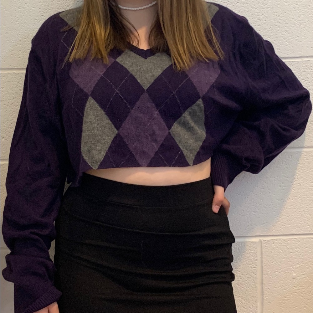 Super cute cropped sweater